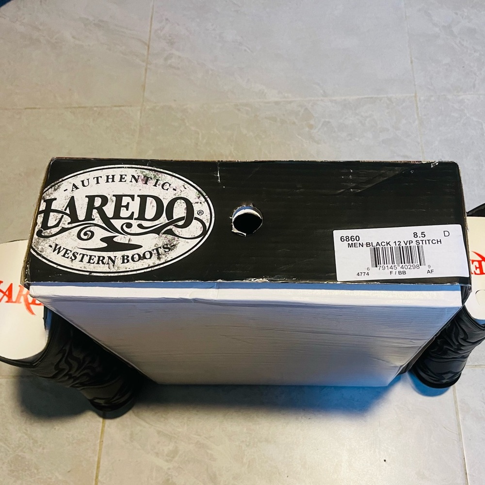 Authentic Laredo - Picture 12 of 16